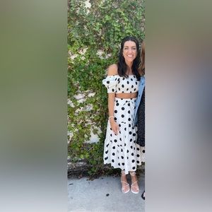 White with black polka dots skirt & off the shoulder crop set!